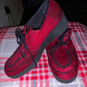 Creeper style shoe